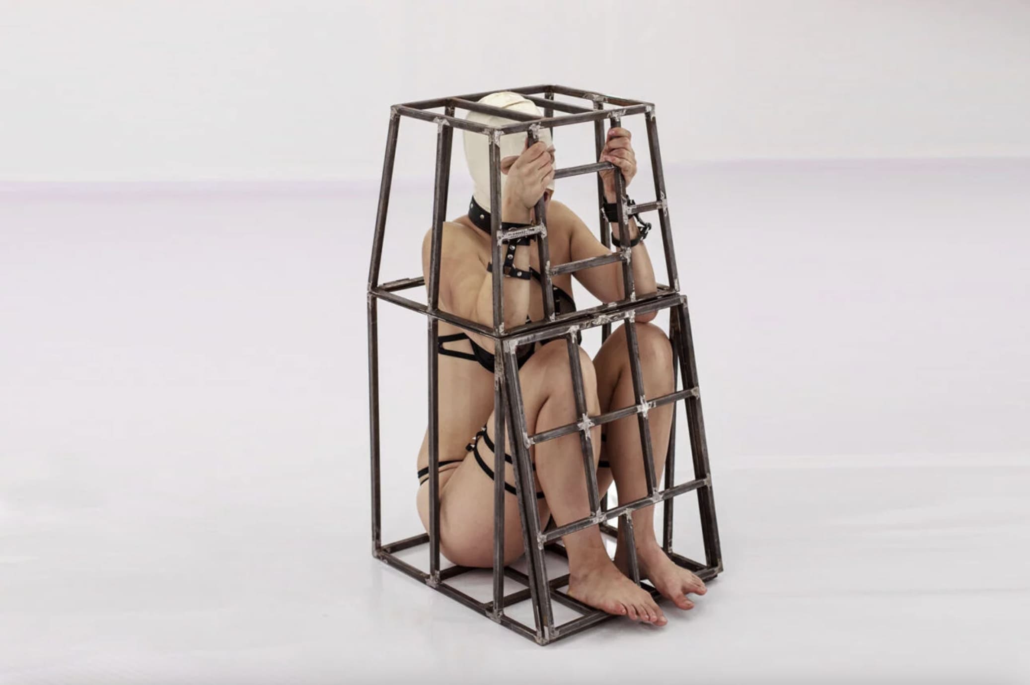 BONDAGE CAGE 1