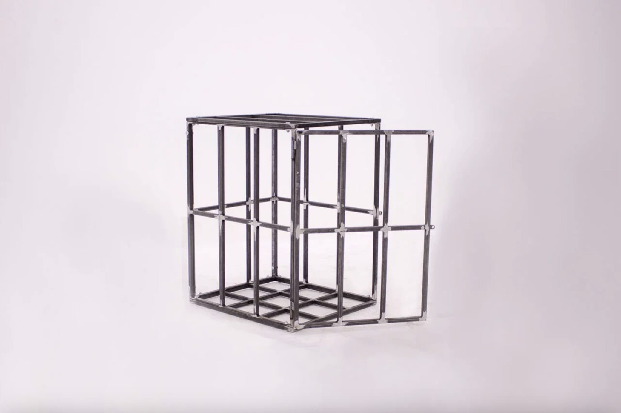 KITTY’S CAGE 3